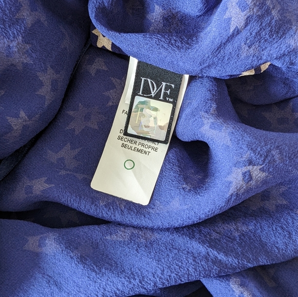 Diane von Furstenberg star print flutter sleeve silk top Navy Size 10 - Picture 10 of 12
